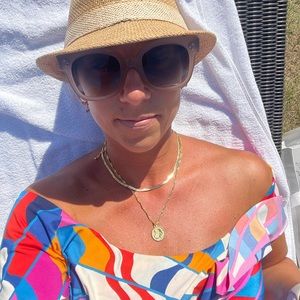 Meet your Posher, Courtney